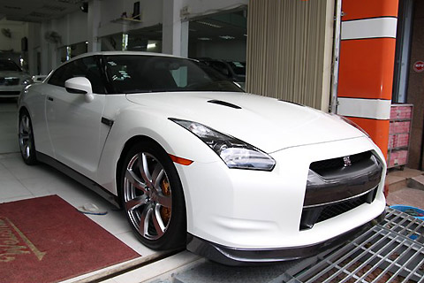 Nissan_GTR_03.jpg