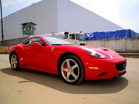Ferrari_California_05.jpg