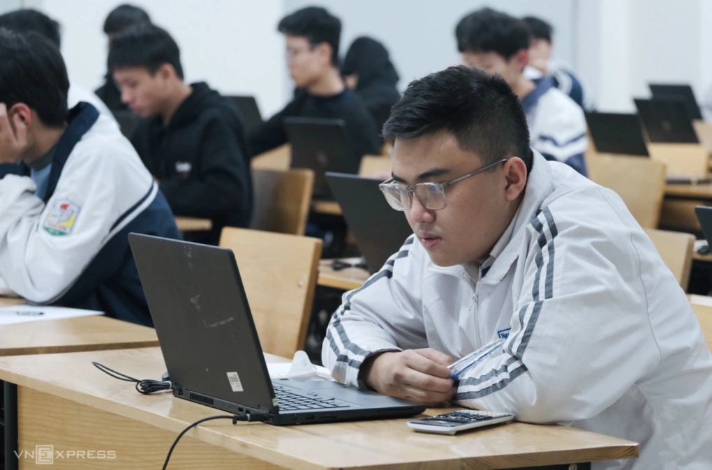 Thử nghiệm thi tốt nghiệp THPT trên máy tính vào năm 2026