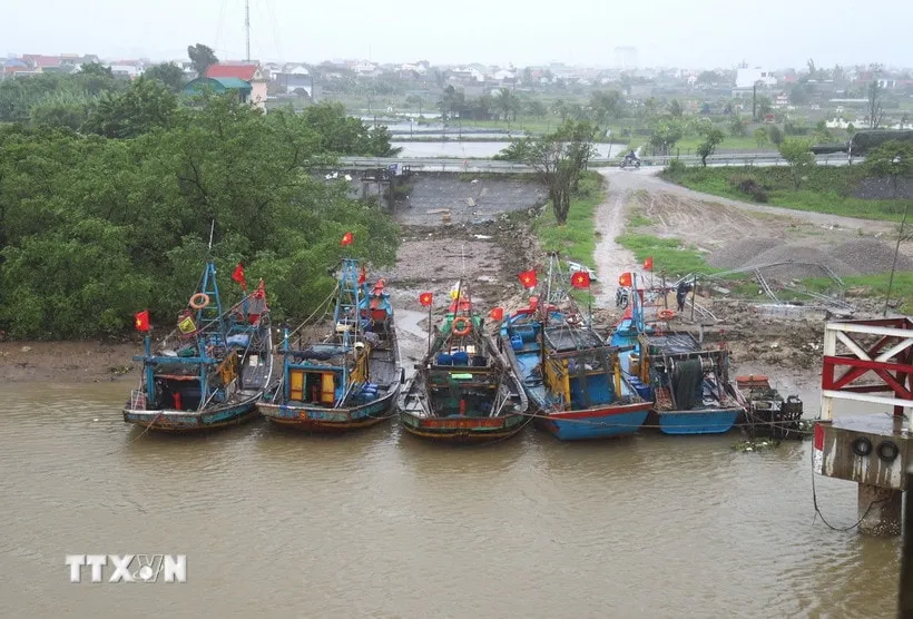 Thủ tướng: Chủ động ứng phó với bão số 10 ở mức cao nhất, không để bị động