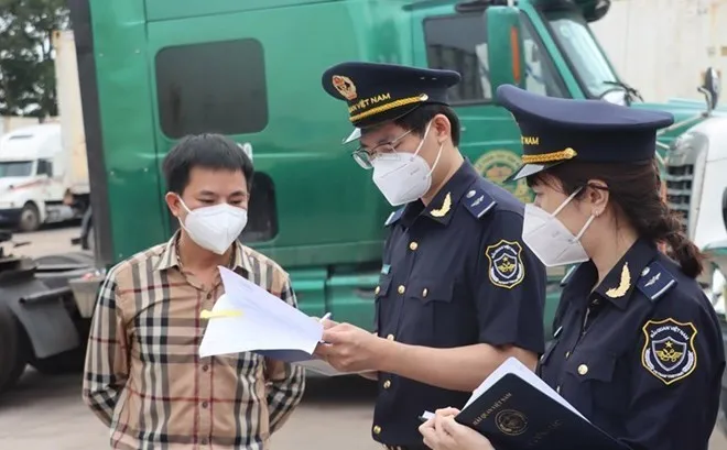 Xuất nhập khẩu năm 2025 có thể lập kỷ lục mới, vượt mốc 900 tỉ USD