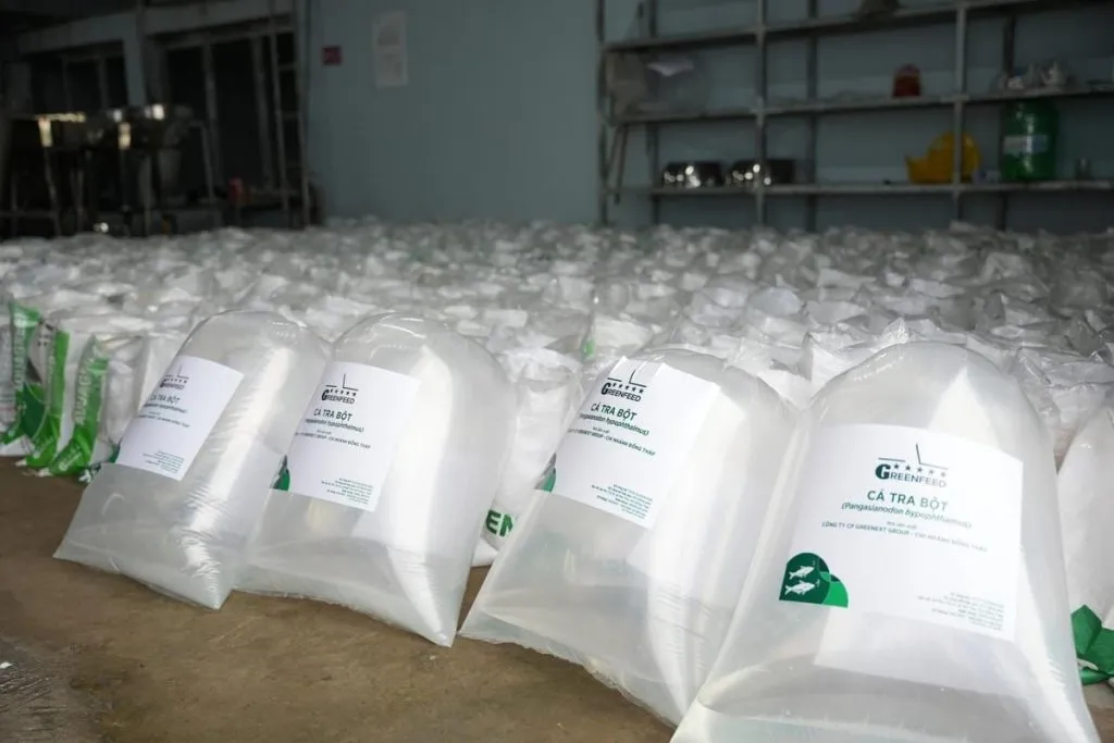 Thức ăn thủy sản Việt được trao chứng nhận quốc tế