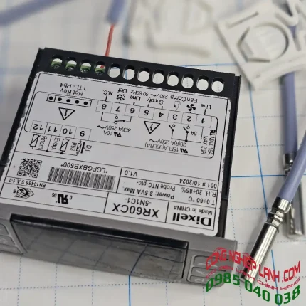 Trọn bộ điều khiển kho lạnh đã bao gồm 2 cảm biến NTC và các phụ kiện