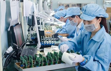 Xuất nhập khẩu lập kỷ lục mới, thặng dư thương mại vững chắc