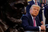 Ông Trump ký sắc lệnh miễn thuế cho một số hàng hóa