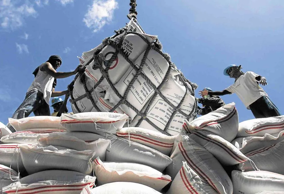 Giá gạo xuất khẩu của Việt Nam và Thái Lan cùng giảm